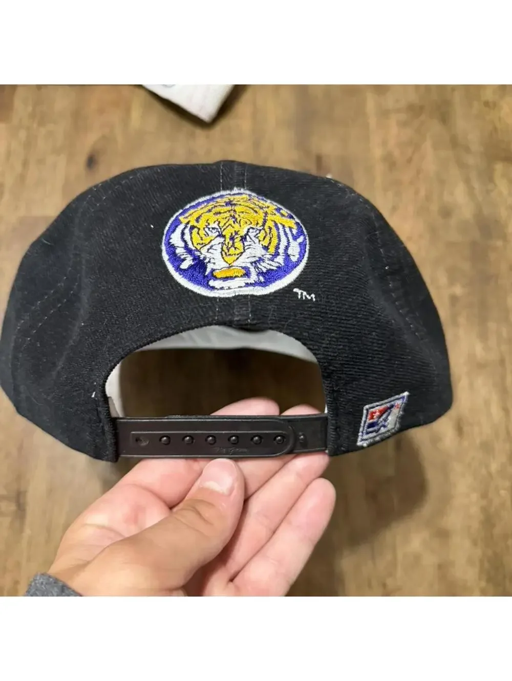 VTG LSU Tigers Big Logo Graffiti Snapback Hat NWT Louisiana